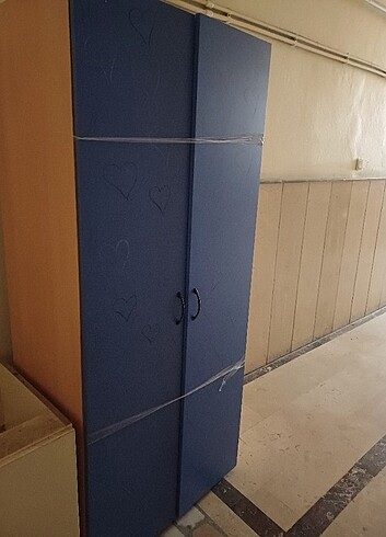 Kıyafet dolabı 4 gözlü çekmece