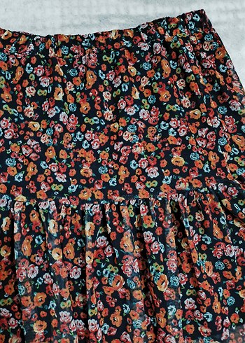 Bershka Çiçek Desenli Volanlı Mini Etek