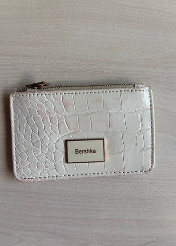 Bershka Beyaz Deri Yılan Desenli Fermuarlı Cüzdan