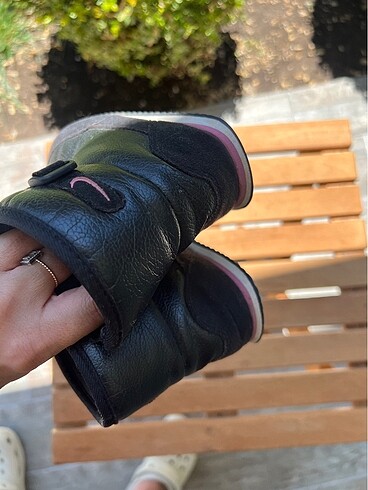 24 Beden siyah Renk Nike bot 23,5 no
