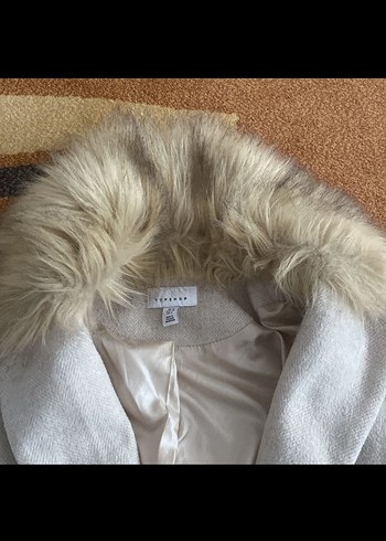 Kürk Detaylı Bej Kadın Uzun Kaban - Görsel 3