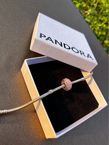 Beden Pembe Murano Pandora Charm