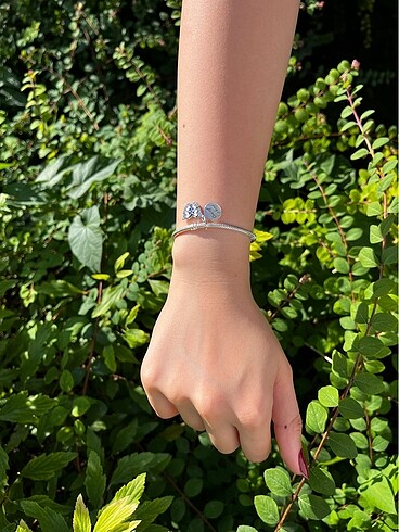 Kelebek Sallantılı Pandora Charm