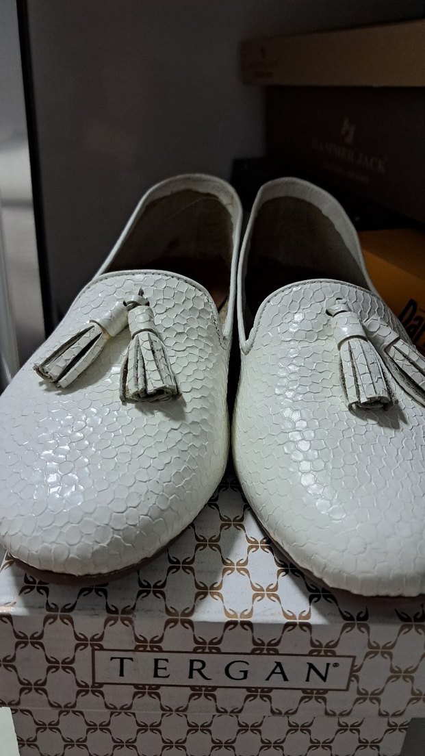 Beyaz Deri Püsküllü Kadın Klasik Ayakkabı - Görsel 4