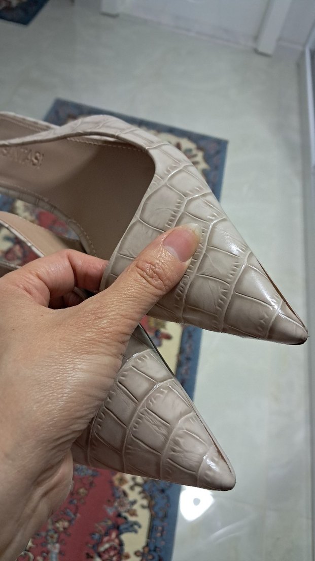 Bej Deri Krokodil Desenli Tokalı Topuklu Ayakkabı - Görsel 4