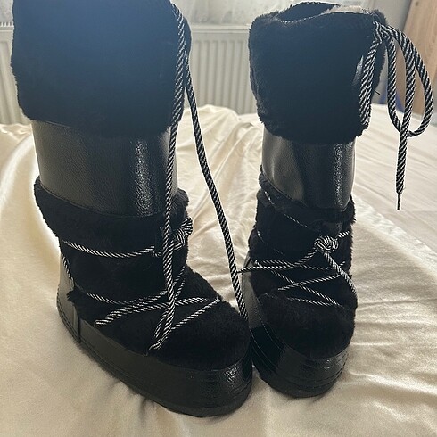 39 Beden siyah Renk MOON BOOT MUADİLİ STAR MODEL BOT