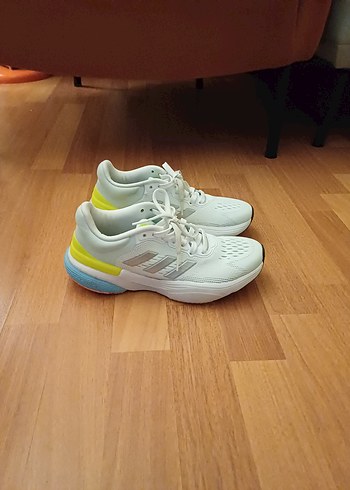 Adidas Beyaz Kadın Spor Ayakkabısı