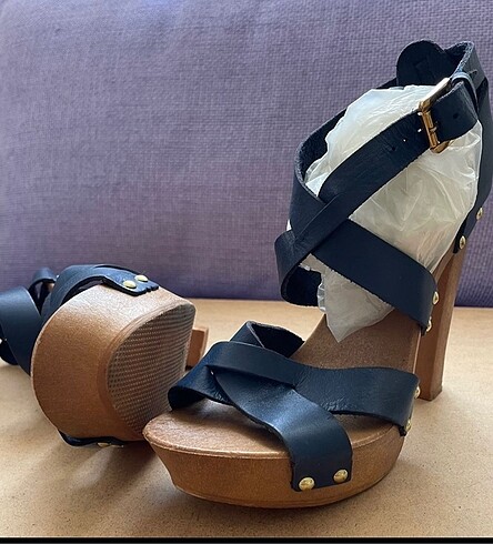 Desa deri stiletto