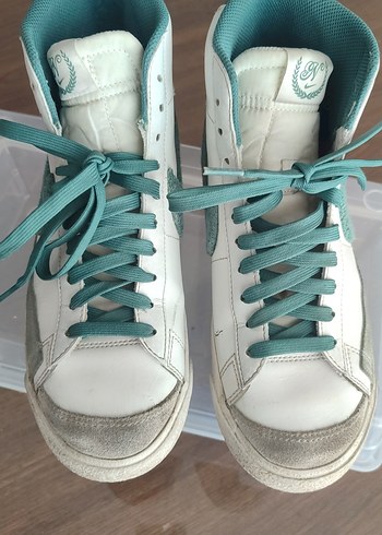 Nike Mint Detayli Beyaz Deri Sneaker