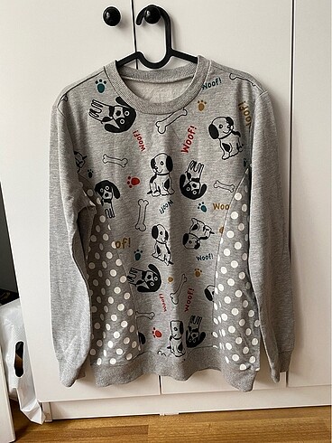 sweatshirt