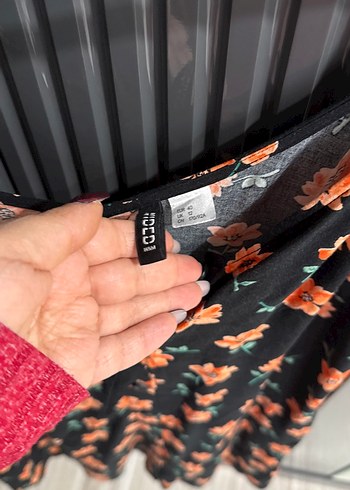 Çiçek Desenli V Yaka Midi Elbise - Görsel 3