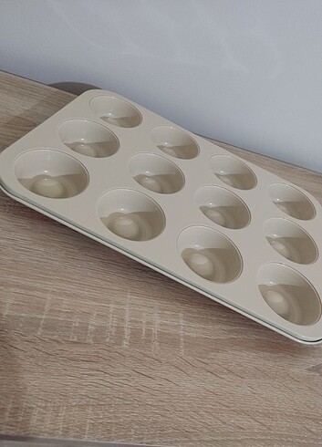 Beden 12 li Emaye muffin kalıbı