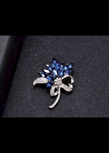 Koyu Mavi Taşlı Çiçek Broş - Görsel 4