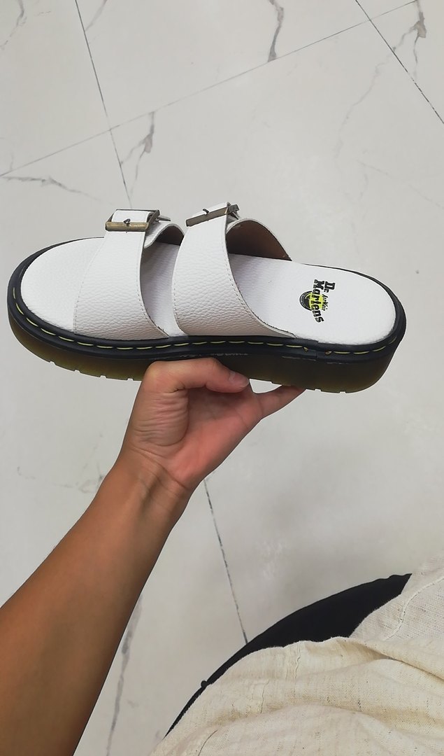 Tokalı Beyaz Platform Terlik - Görsel 3