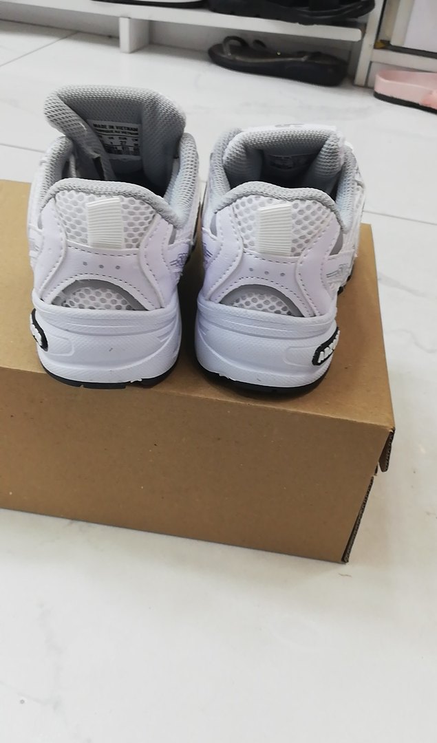 New Balance Beyaz Kadın Spor Ayakkabı - Görsel 2