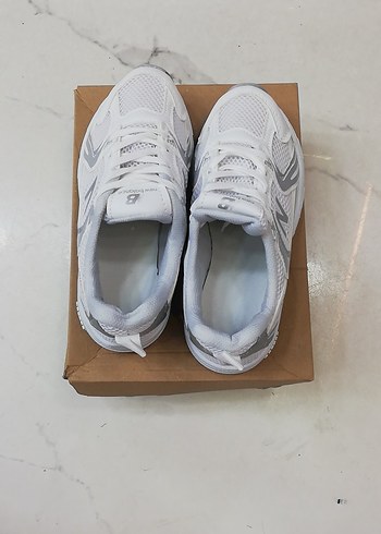 New Balance Kadın Beyaz Spor Ayakkabı - Görsel 5