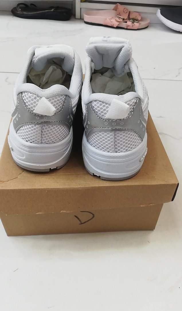 New Balance Kadın Beyaz Spor Ayakkabı - Görsel 4