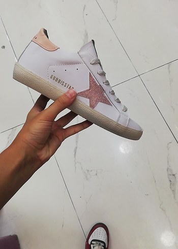 Golden Goose Deluxe 37