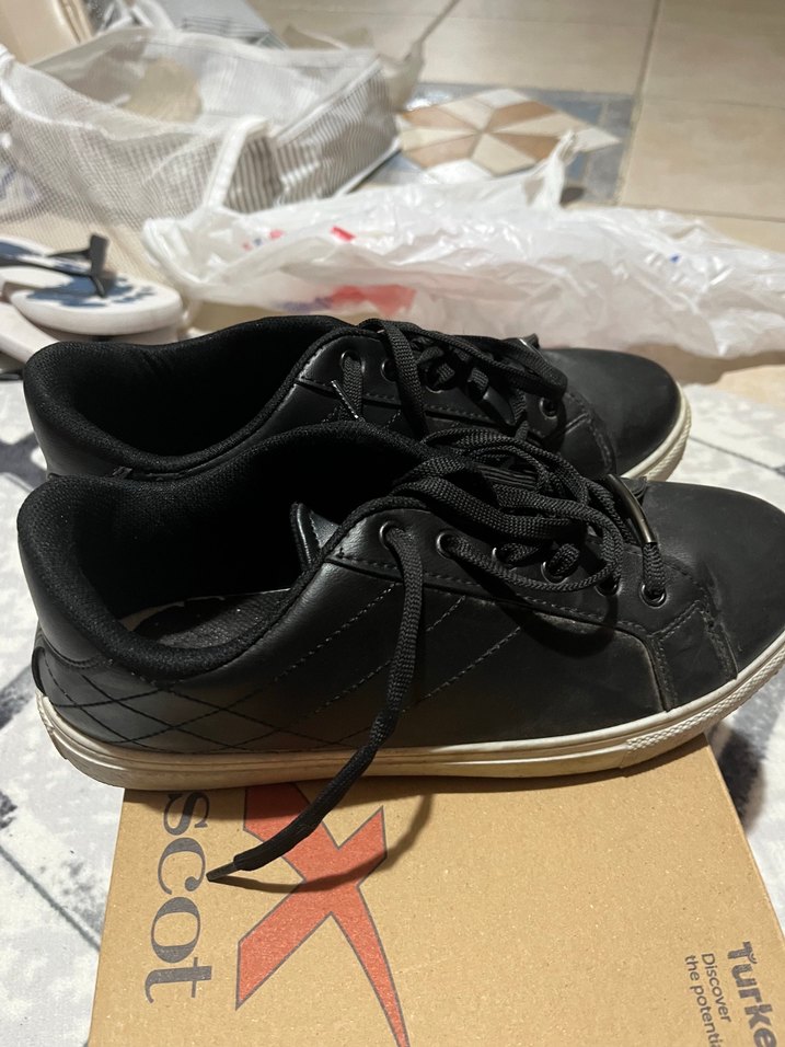 Siyah Bağcıklı Kadın Spor Ayakkabı - Görsel 2