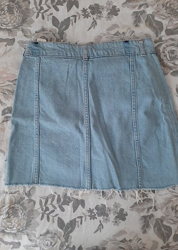 Düğmeli püsküllü mini kot etek - Görsel 3