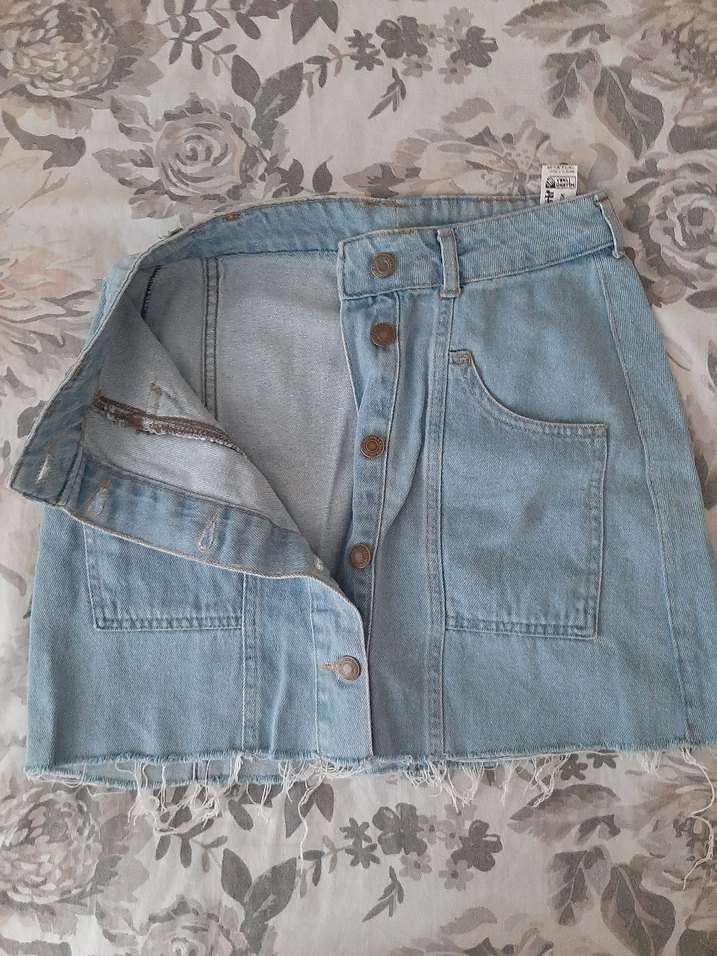 Düğmeli püsküllü mini kot etek - Görsel 2