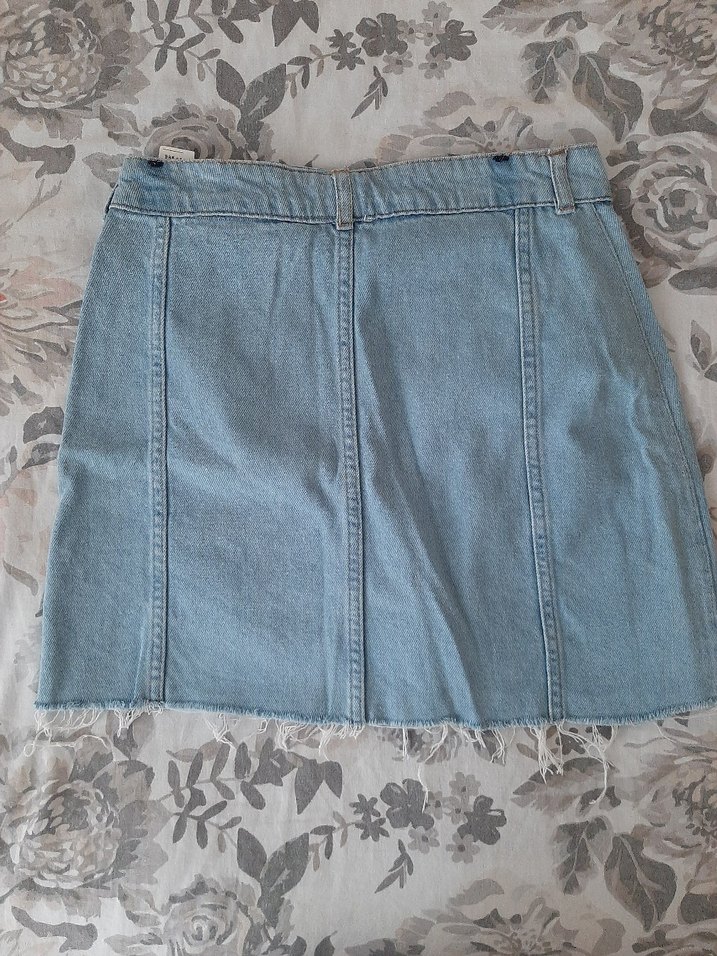 Düğmeli püsküllü mini kot etek - Görsel 3