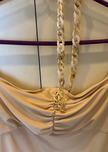 Zincir Detaylı Straplez Bej Bluz - Görsel 2