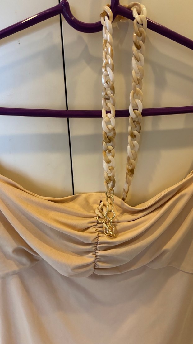 Zincir Detaylı Straplez Bej Bluz - Görsel 2