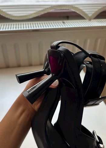 38 Beden siyah Renk Siyah Deri Kemerli Stiletto