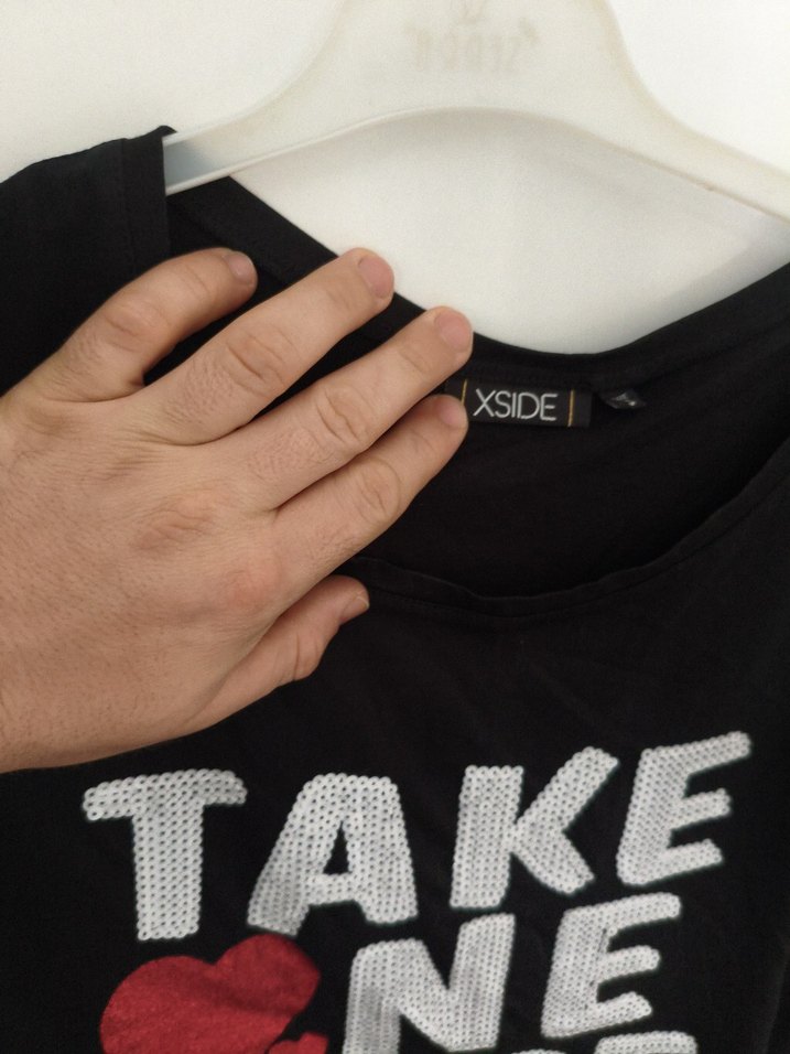 Kadın Siyah Payetli Baskılı Tişört - Görsel 3