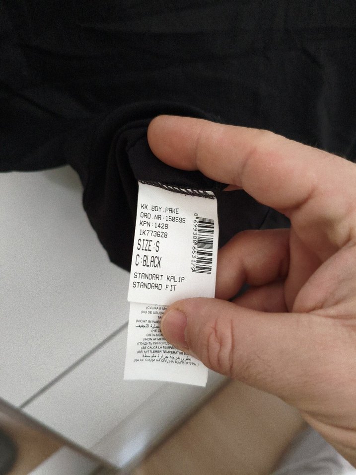 Kadın Siyah Payetli Baskılı Tişört - Görsel 4