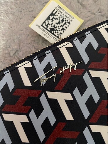Beden TOMMY HILFIGER CÜZDAN ETİKETLİ