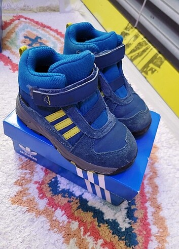 23 Beden mavi Renk Adidas bot 23 numara