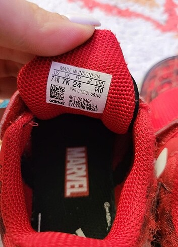 24 Beden kırmızı Renk Adidas kırmızı spor ayakkabı örümcek adam 24 numara