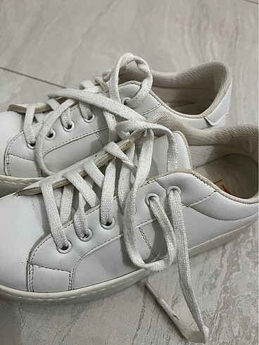 36 Beden Hotiç sneaker