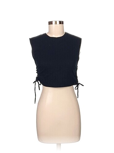 Bershka T-shirt %70 İndirimli.