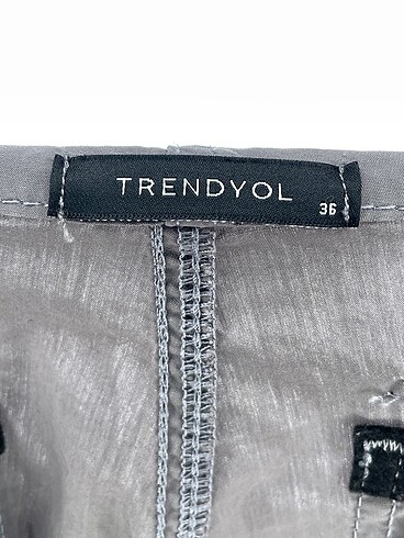 36 Beden gri Renk Trendyol & Milla Düz Kesim %70 İndirimli.
