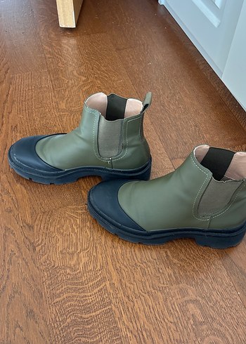 Zara haki renk bot . Çok temiz ve az kullanılmış - Görsel 4