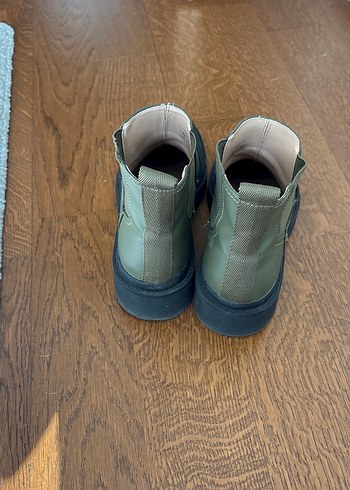 Zara haki renk bot . Çok temiz ve az kullanılmış - Görsel 2