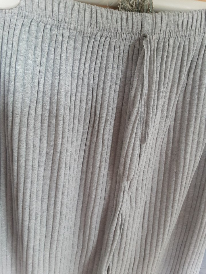 Gri Piliseli Kadın Pantolon - Görsel 4