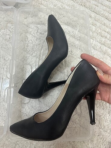 Siyah stiletto