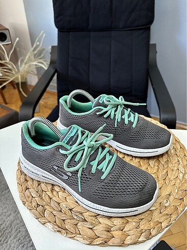 37 Beden Skechers ayakkabı
