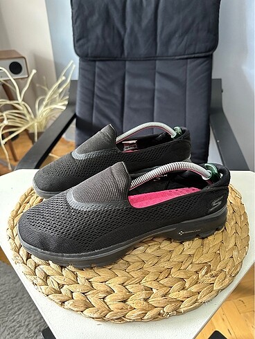 Skechers Go Walk