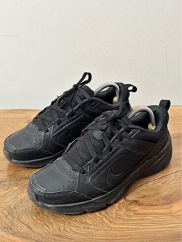 42 Beden siyah Renk Nike spor ayakkabı