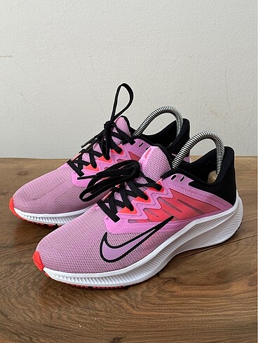 Nike spor ayakkabı
