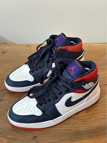 Air Jordan 1 Mid Se Olympic