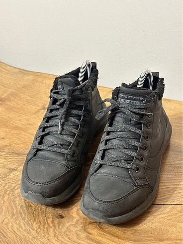 Skechers Skechers bot