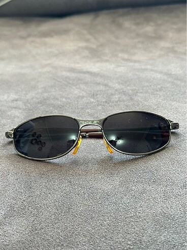 Oakley güneş gözlüğü