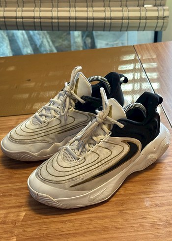 nike 37,5