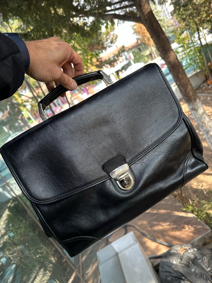 Matraş deri askılı erkek çanta - Görsel 4